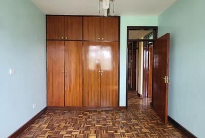 3 Bed Apartment with En Suite in Kileleshwa