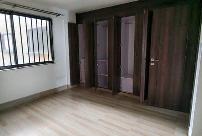 2 Bed Apartment with En Suite at Parklands - 2