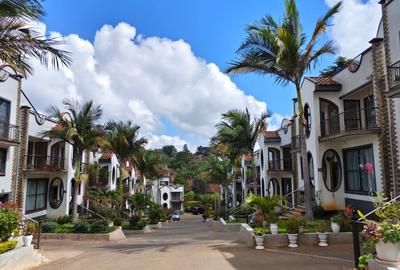 5 Bed Townhouse with En Suite at Grevillea Grove