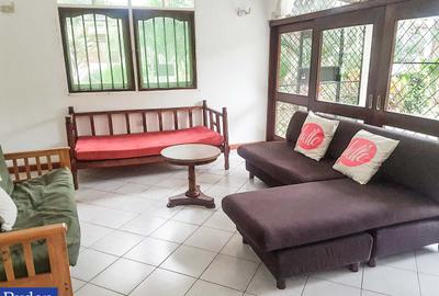 3 Bed House with En Suite at - 3