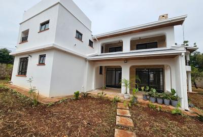 5 Bed Villa with En Suite in Runda - 3