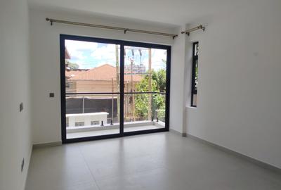 3 Bed Apartment with En Suite in Brookside - 3