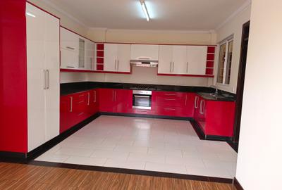 3 Bed Apartment with En Suite in Brookside