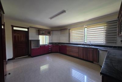 4 Bed House with En Suite at Grevillea Grove - 4