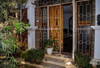 5 Bed House in Kilimani - 2
