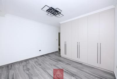 1 Bed Apartment with En Suite at Brookside Drive - 3