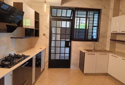 3 Bed Apartment with En Suite at Kileleshwa