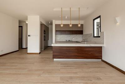 2 Bed Apartment with En Suite in Rosslyn