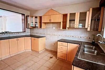 5 Bed Townhouse with En Suite at Lavington Green