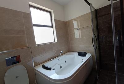 Serviced 2 Bed Apartment with En Suite in Westlands Area