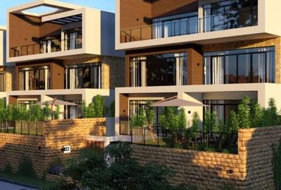 4 Bed Villa with En Suite in Lavington - 2