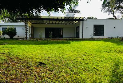 4 Bed House with En Suite in Spring Valley