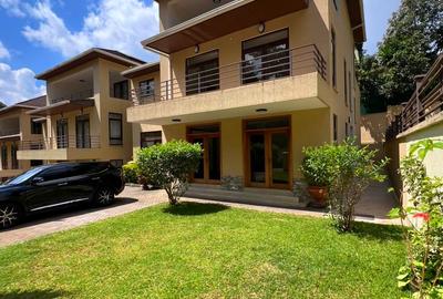 5 Bed Townhouse with En Suite in Lavington