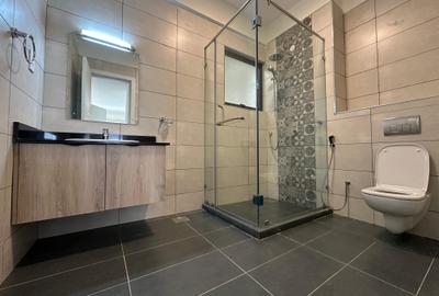 1 Bed Apartment with En Suite at Lavington - 3