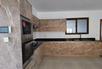 2 Bed Apartment with En Suite at Raphta Road