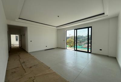 2 Bed Apartment with En Suite in Brookside