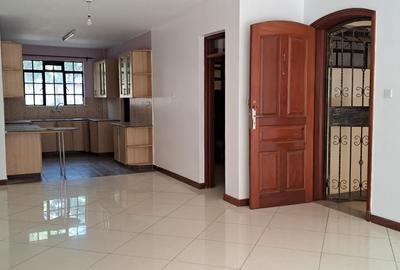 2 Bed Apartment with En Suite in Lavington