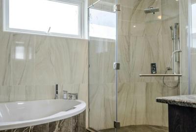 3 Bed Apartment with En Suite at Riverside Drive