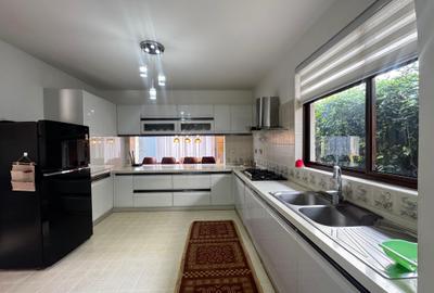 4 Bed Townhouse with En Suite in Runda