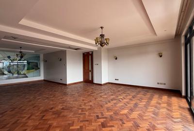 4 Bed Apartment with En Suite in Riverside