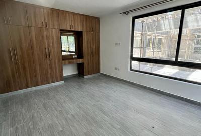 3 Bed Apartment with En Suite in Lavington