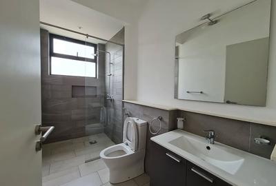 4 Bed Apartment with En Suite in Riverside - 2