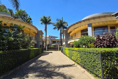 5 Bed Townhouse with En Suite at Lavington Green