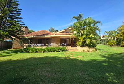 5 Bed House with En Suite in Runda - 2