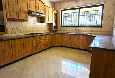 4 Bed Townhouse with En Suite at Westlands