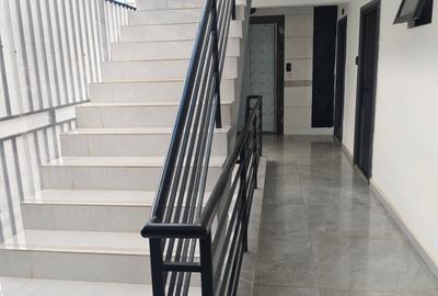 2 Bed Apartment with Gym in Riverside