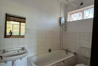 4 Bed House with En Suite in Runda