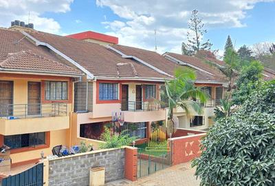 3 Bed House with En Suite in Lavington