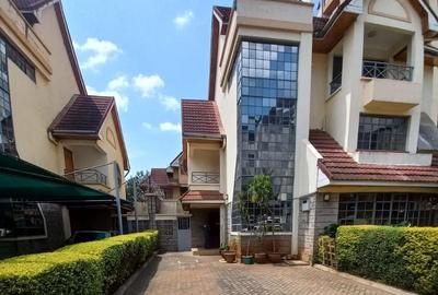 5 Bed Townhouse with En Suite at 00200