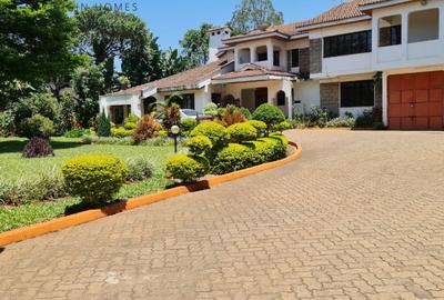 5 Bed House with En Suite at Runda