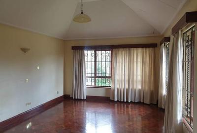 5 Bed Townhouse with En Suite in Runda