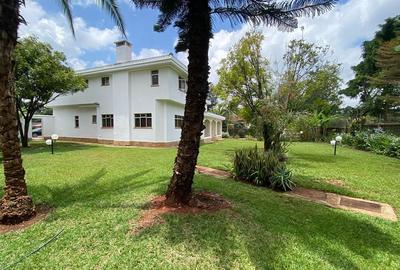 5 Bed House with En Suite in Runda