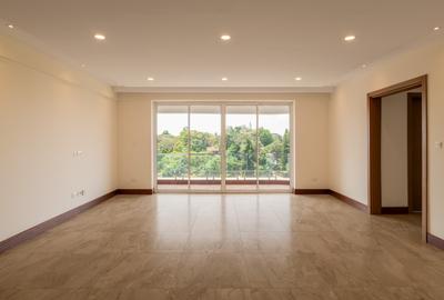 3 Bed Apartment with En Suite in Parklands