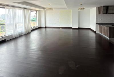 4 Bed Apartment with En Suite at Valley Arcade - 3