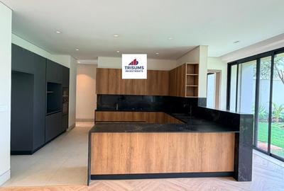 5 Bed House with En Suite in Kyuna - 3