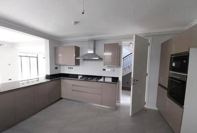 4 Bed Townhouse with En Suite in Runda - 4