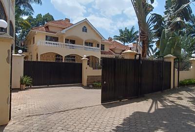 5 Bed Townhouse with En Suite in Lavington