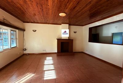 4 Bed House with En Suite in Runda - 2