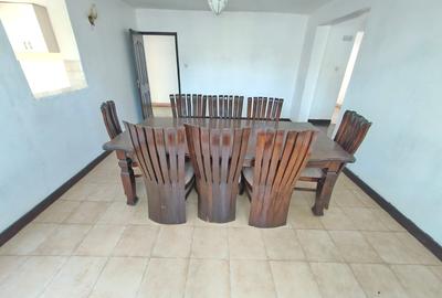 5 Bed House with En Suite in Nyari