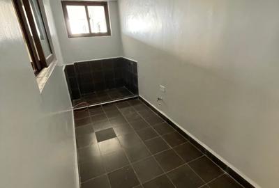 Serviced 2 Bed Apartment with En Suite in Westlands Area - 4
