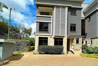 5 Bed Townhouse with En Suite in Lavington