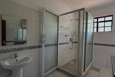 5 Bed House with En Suite in Karen - 4