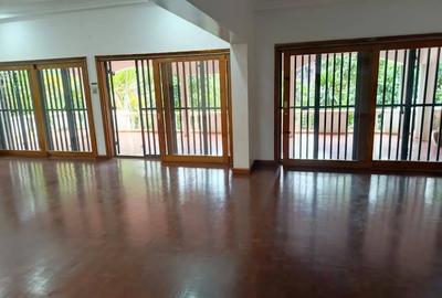 5 Bed House with En Suite in Muthaiga