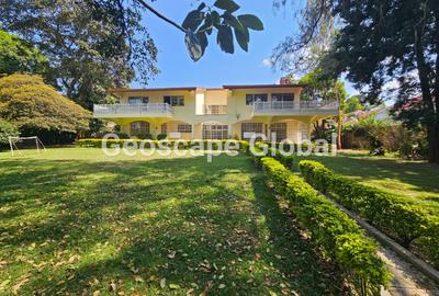 5 Bed House with En Suite in Nyari
