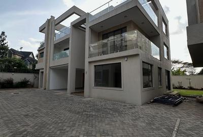 6 Bed Townhouse with En Suite at Lavington Green