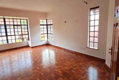 5 Bed Townhouse with En Suite at Lavington Green - 4